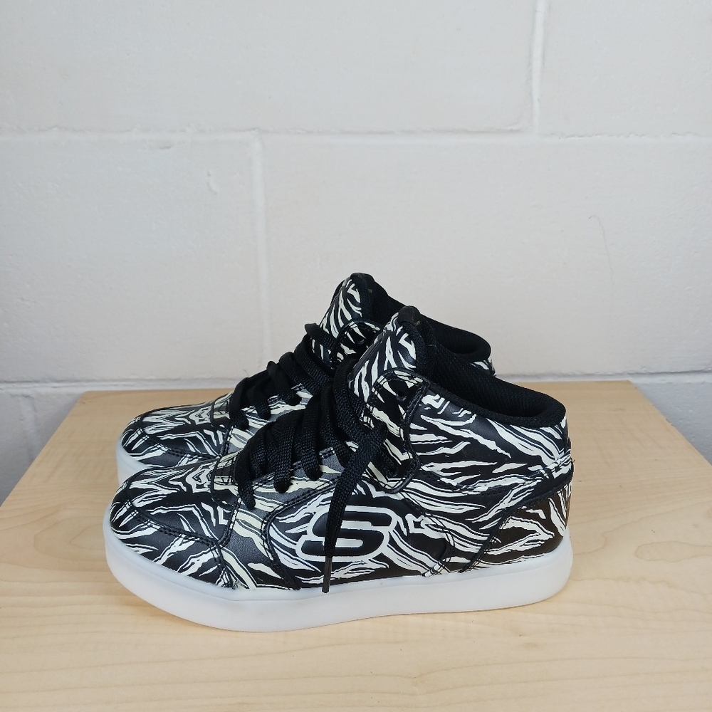 Skechers Energy Lights 2.0 Boys High Top Sneakers Shoes Zebra Glow sz 3 Youth